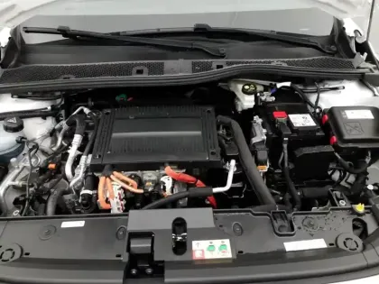 Photo 6 Peugeot 208  Electrique 50 kWh 136ch