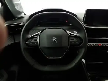 Photo 11 Peugeot 208  Electrique 50 kWh 136ch