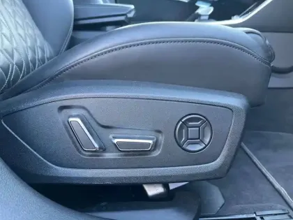 Photo 38 Audi A6  Avant 55 TFSIe 367 ch S tronic 7 Quattro