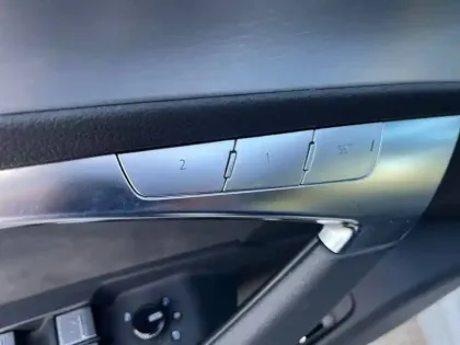 Photo 34 Audi A6  Avant 55 TFSIe 367 ch S tronic 7 Quattro