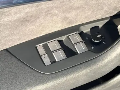 Photo 60 Audi A6  Avant 55 TFSIe 367 ch S tronic 7 Quattro