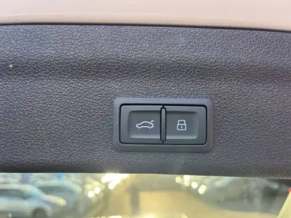 Photo 68 Audi A6  Avant 55 TFSIe 367 ch S tronic 7 Quattro