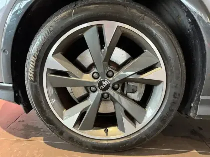 Photo 8 Audi Q4  e-tron 40 204 ch 82 kWh