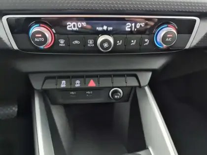 Photo 19 Audi A1  Sportback 30 TFSI 110 ch S tronic 7