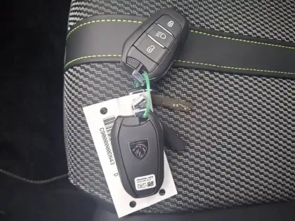 Photo 31 Peugeot 208  Hybrid 110 e-DCS6