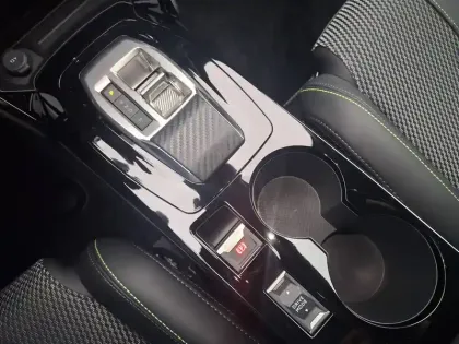 Photo 16 Peugeot 208  Hybrid 110 e-DCS6