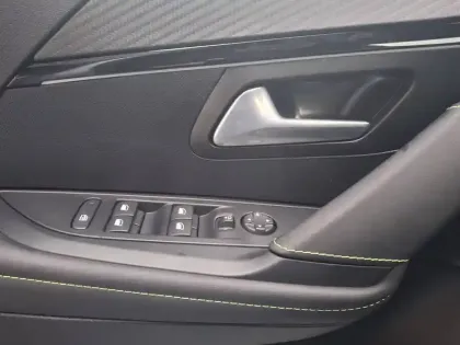 Photo 17 Peugeot 208  Hybrid 110 e-DCS6