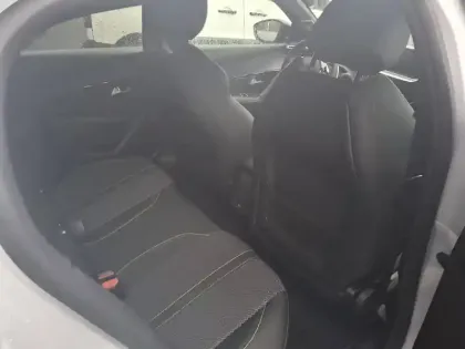 Photo 14 Peugeot 208  Hybrid 110 e-DCS6