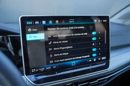 Photo 27 Volkswagen Golf  1.5 eHybrid 204 DSG6