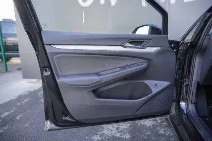 Photo 14 Volkswagen Golf  1.5 eHybrid 204 DSG6