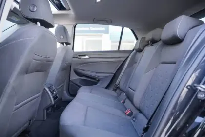 Photo 18 Volkswagen Golf  1.5 eHybrid 204 DSG6