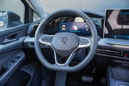 Photo 20 Volkswagen Golf  1.5 eHybrid 204 DSG6