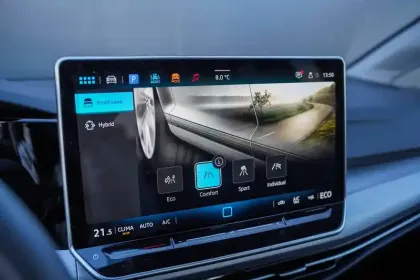 Photo 29 Volkswagen Golf  1.5 eHybrid 204 DSG6