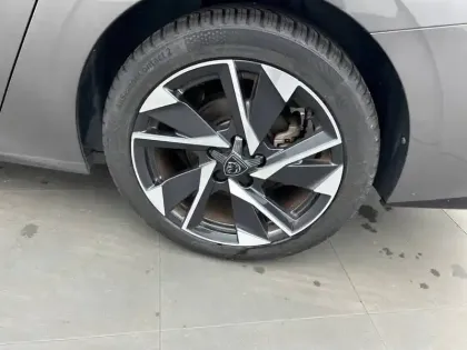 Photo 12 Peugeot 308  SW BlueHDi 130ch S&S EAT8