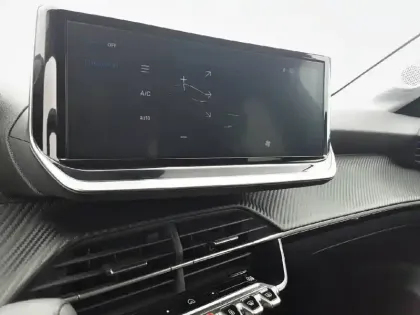 Photo 20 Peugeot 208  Hybrid 100 e-DCS6