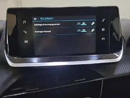 Photo 18 Peugeot 208  PureTech 75 S&S BVM5