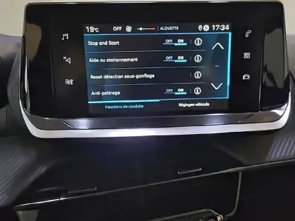 Photo 25 Peugeot 208  PureTech 75 S&S BVM5