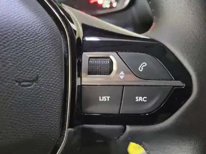 Photo 10 Peugeot 208  PureTech 75 S&S BVM5