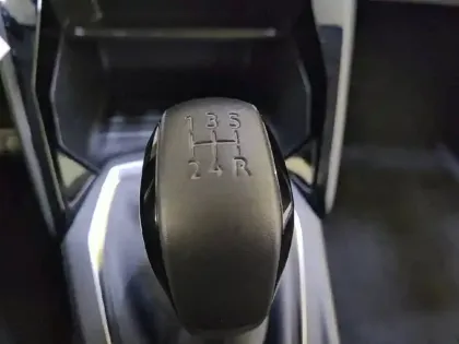 Photo 14 Peugeot 208  PureTech 75 S&S BVM5