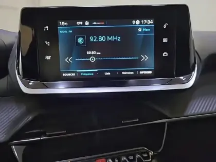 Photo 23 Peugeot 208  PureTech 75 S&S BVM5