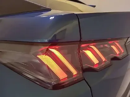 Photo 16 Peugeot 3008  Hybrid 136 e-DCS6