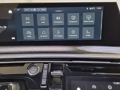 Photo 54 Peugeot 3008  Hybrid 136 e-DCS6