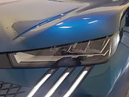 Photo 46 Peugeot 3008  Hybrid 136 e-DCS6