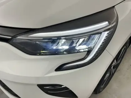 Photo 28 Renault Clio  E-Tech 140 - 21N