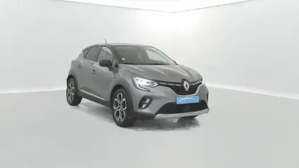 Photo 15 Renault Captur  E-Tech Plug-in 160