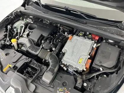 Photo 30 Renault Captur  E-Tech Plug-in 160