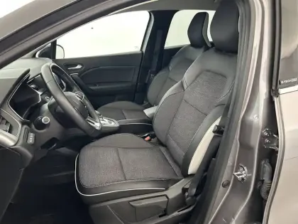 Photo 17 Renault Captur  E-Tech Plug-in 160