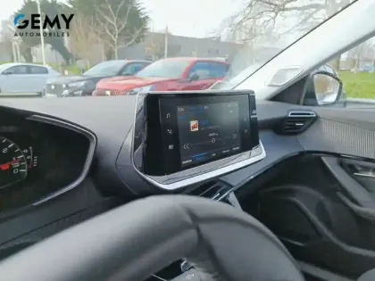 Photo 13 Peugeot 2008  PureTech 100 S&S BVM6