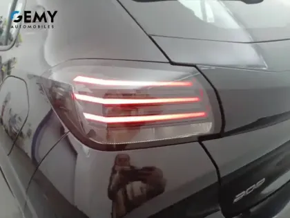 Photo 19 Peugeot 208  Hybrid 110 e-DCS6