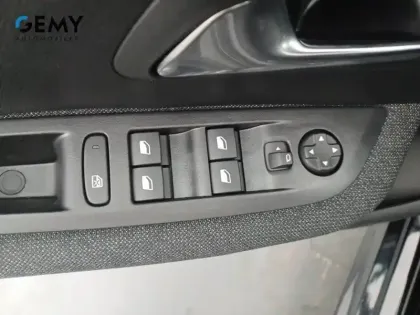 Photo 11 Peugeot 208  Hybrid 110 e-DCS6