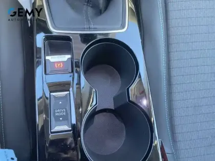 Photo 20 Peugeot 2008  PureTech 100 S&S BVM6