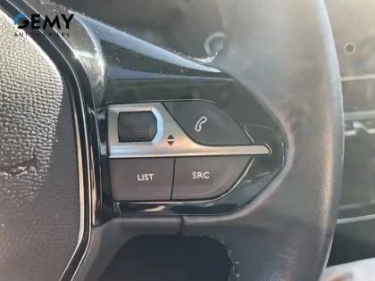 Photo 36 Peugeot 2008  PureTech 100 S&S BVM6