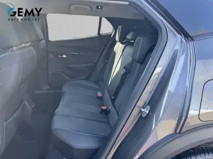 Photo 32 Peugeot 2008  PureTech 100 S&S BVM6