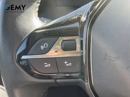 Photo 35 Peugeot 2008  PureTech 100 S&S BVM6