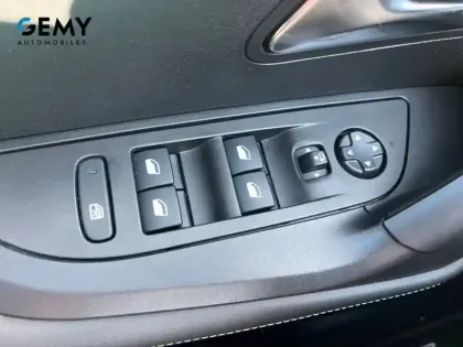 Photo 34 Peugeot 2008  PureTech 100 S&S BVM6