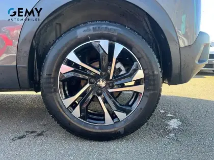 Photo 33 Peugeot 2008  PureTech 100 S&S BVM6
