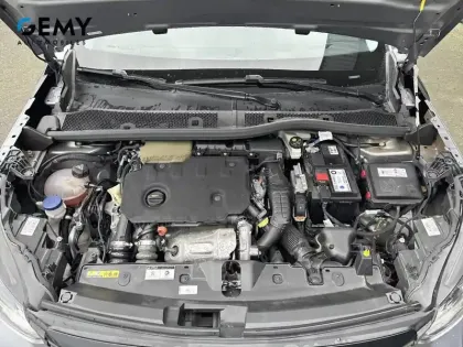 Photo 28 Peugeot 2008  BlueHDi 130 S&S EAT8