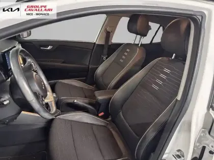 Photo 6 Kia Stonic  1.0 T-GDi 120 ch MHEV iBVM6