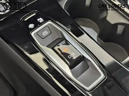 Photo 19 Audi E-tron Q6  Sportback 306 ch 100 kWh performance