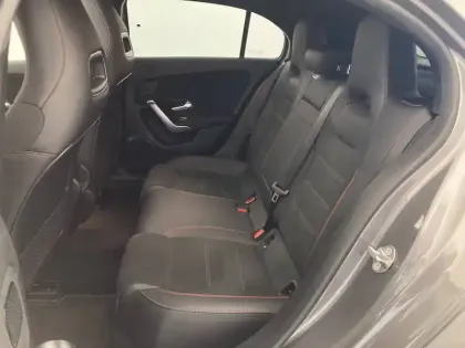 Photo 15 Mercedes Classe A  200 d 8G-DCT