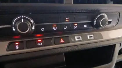 Photo 10 Peugeot Expert  FGN M BLUEHDI 145 S&S EAT8