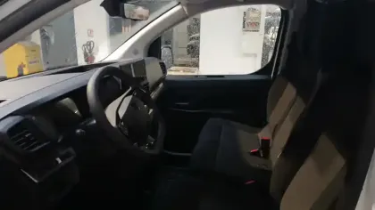 Photo 30 Peugeot Expert  FGN M BLUEHDI 145 S&S EAT8