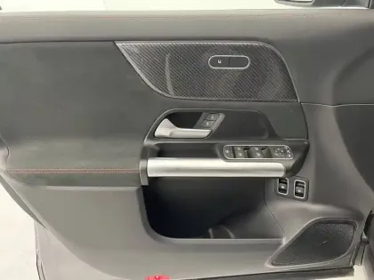 Photo 29 Mercedes GLA  250 e Hybrid EQ 8G-DCT