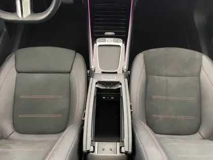 Photo 25 Mercedes GLA  250 e Hybrid EQ 8G-DCT