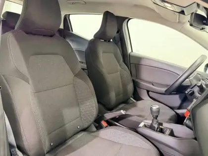 Photo 24 Renault Clio  Blue dCi 85