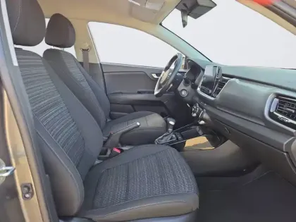 Photo 14 Kia Stonic  1.0 T-GDi 100 ch DCT7